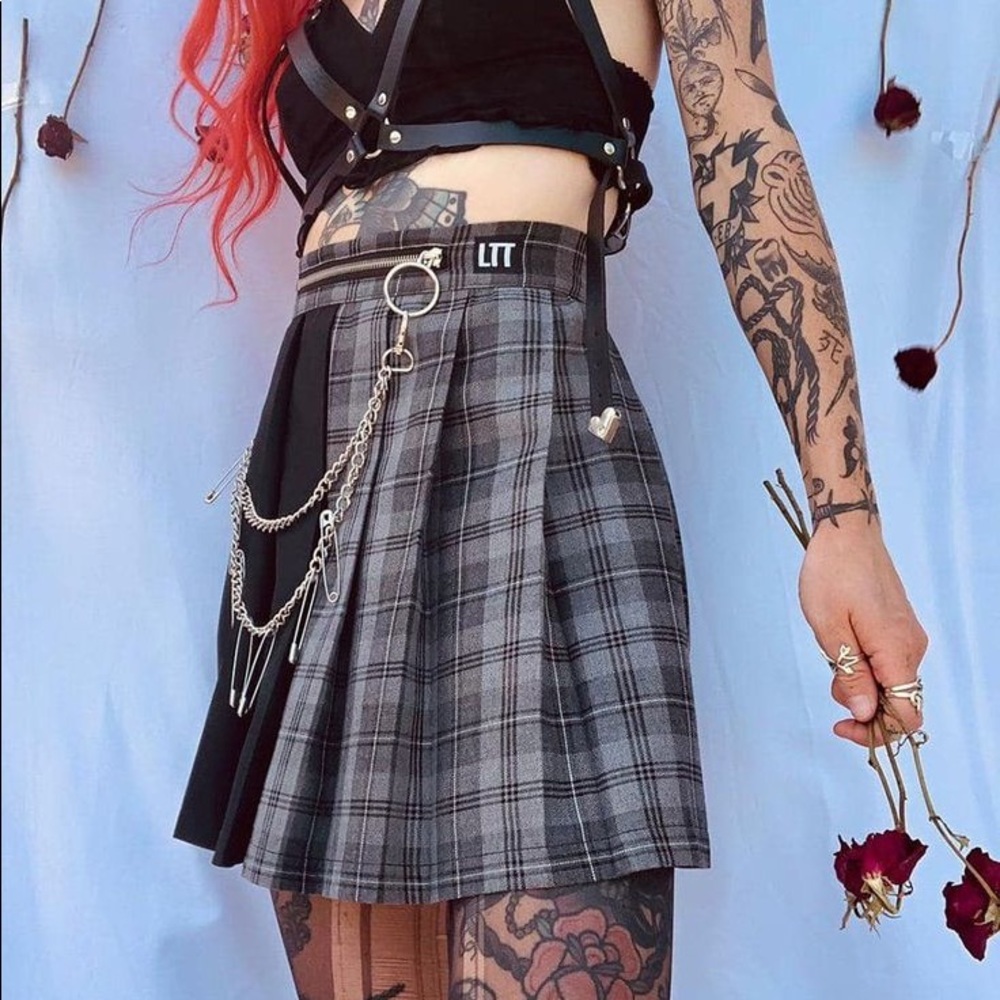 NWT Love True True Mini Clash Skirt Grey Size 8